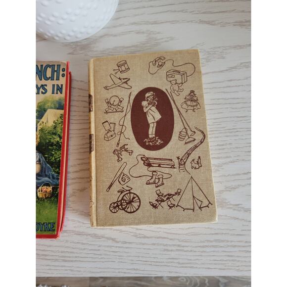 2 Vintage Honey Bunch Books  First Summer on the Island, Days in Camp - Picture 3 of 8